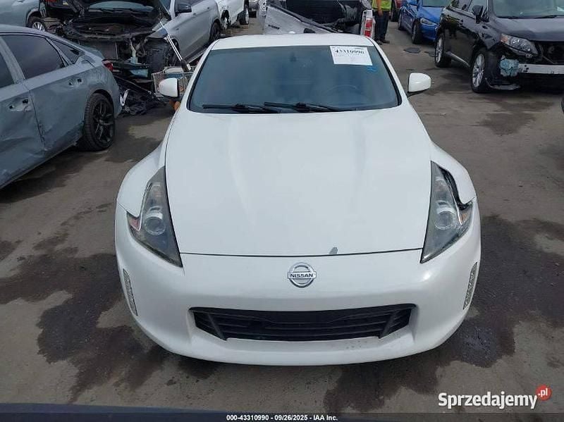 Używany Nissan 370Z 2018 Biały Coupe