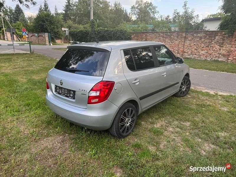 Używany Skoda Fabia 2011 Srebrny Hatchback