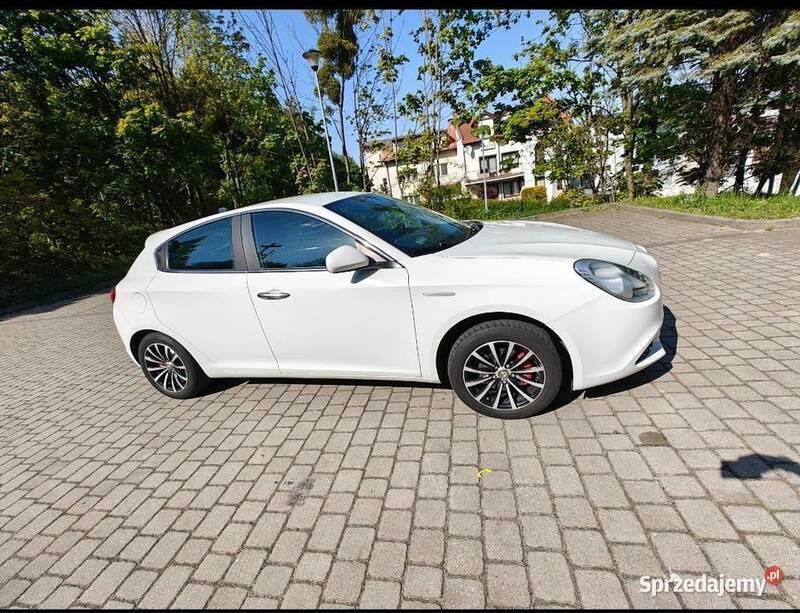 Biały Używany 2013 Alfa Romeo Giulietta Hatchback | 35 500 zł (Dość drogi) - Obraz 1/3