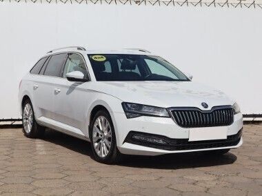 Biały Używany 2020 Skoda Superb Kombi | 104 999 zł (Dobra cena) - Obraz 1/4
