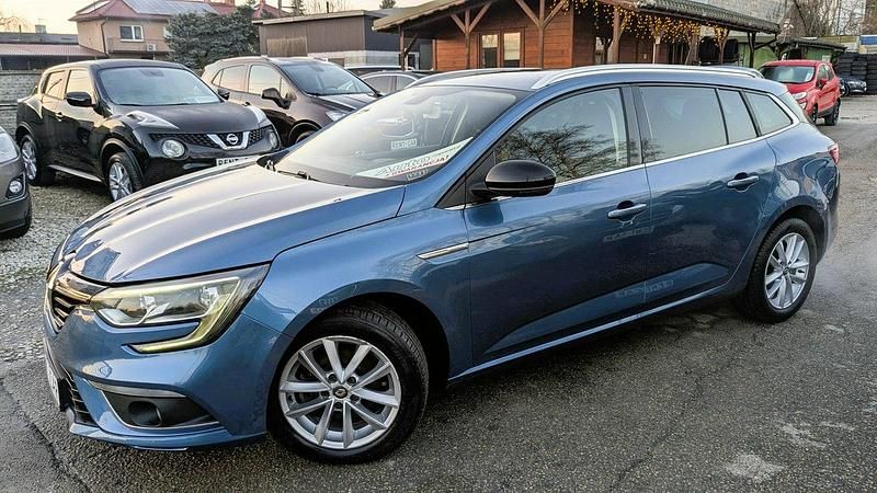 Używany Renault Mégane GrandTour 132 KM (97 kW) 2018 Niebieski Kombi