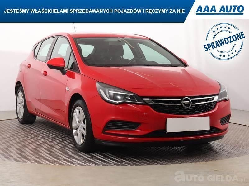 Używany Opel Astra 2018 Czerwony