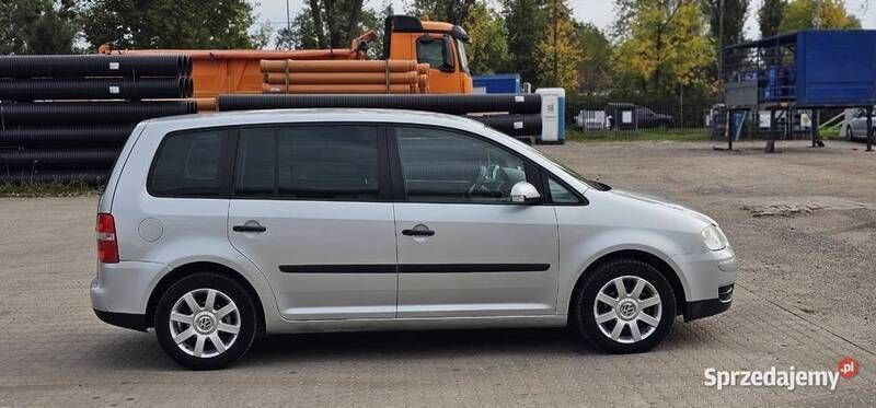 Używany VW Touran 2004 Srebrny Minivan