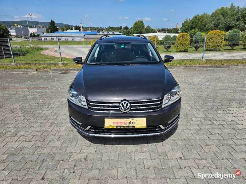 Czarny Używany 2012 VW Passat Sedan/Limuzyna | 39 000 zł (Dość drogi) - Obraz 1/4