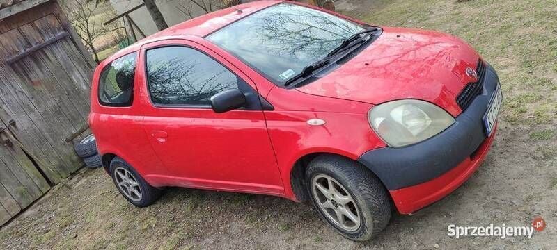Używany Toyota Yaris 2000 Czerwony Hatchback
