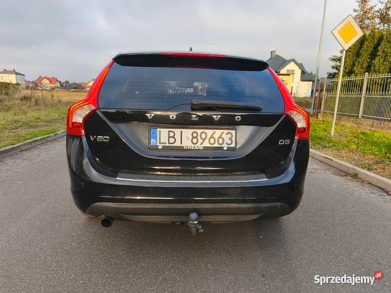 Używany Volvo V60 163 KM (119 kW) 2010 Czarny Kombi