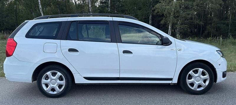 Używany Dacia Logan 2016 Biały Sedan/Limuzyna