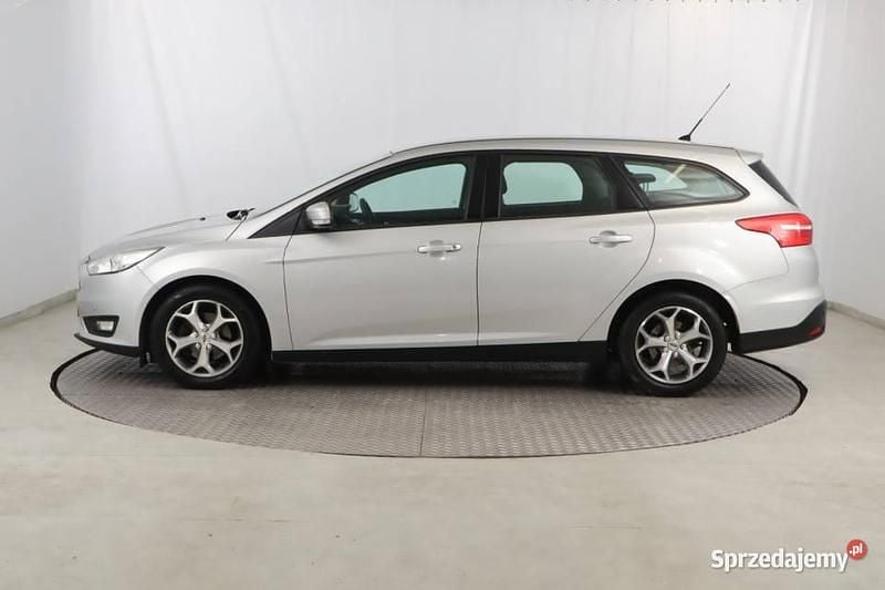 Używany Ford Focus 120 KM (88 kW) 2016 Srebrny Kombi