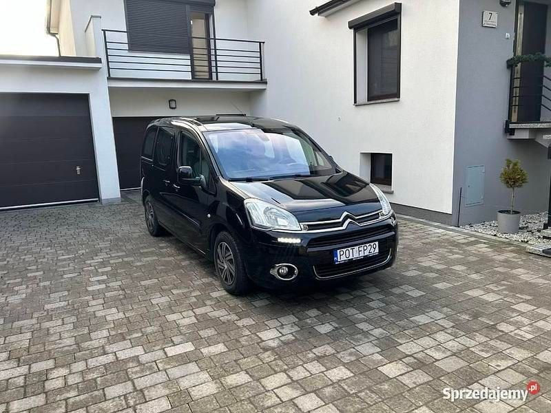 Czarny Używany 2013 Citroën Berlingo Minivan | 25 800 zł (Uczciwa cena) - Obraz 1/4