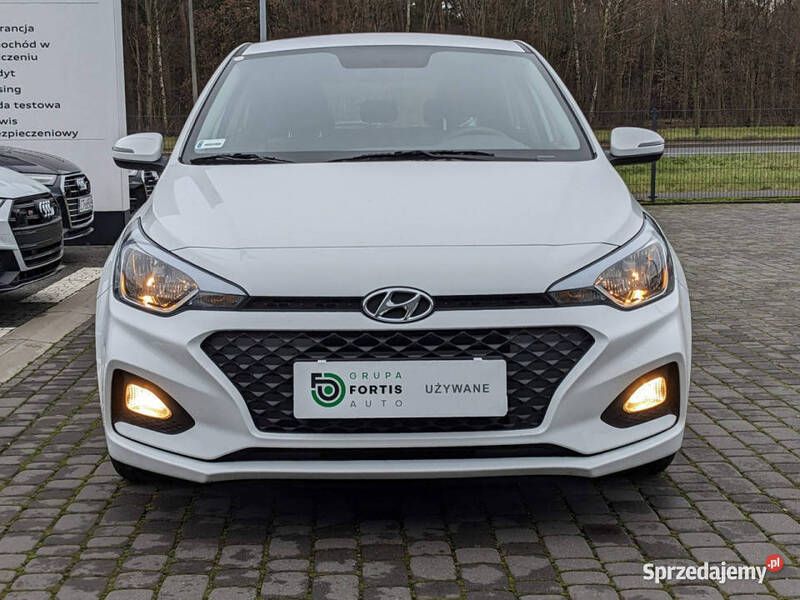 Używany Hyundai i20 Classic 84 KM (61 kW) 2019 Biały Hatchback