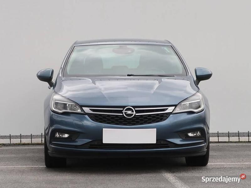 Niebieski Używany 2017 Opel Astra Hatchback | 42 499 zł (Uczciwa cena) - Obraz 1/4