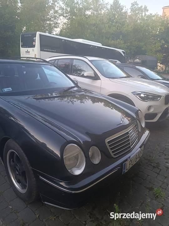 Czarny Używany 2001 Mercedes 320 Kombi | 11 000 zł - Obraz 1/4