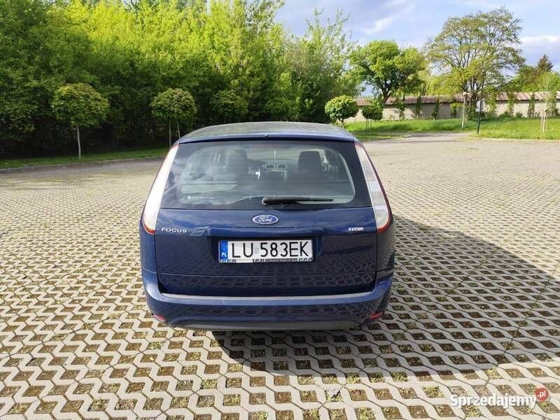 Używany Ford Focus 2010 Granatowy Kombi
