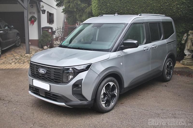 Używany Ford Tourneo 125 KM (91 kW) 2024 Szary