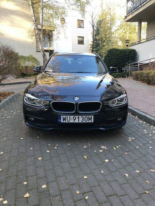 Czarny Używany 2017 BMW 320 Kombi | 61 900 zł (Dobra cena) - Obraz 1/4