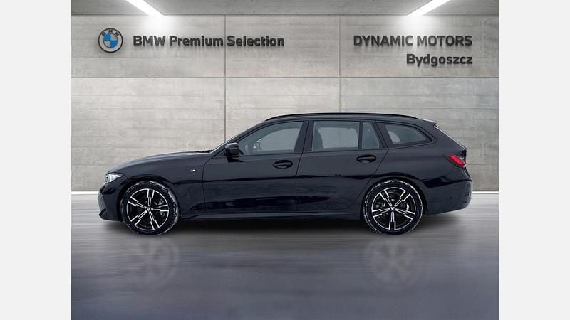 Używany BMW 330 Shadowline 245 KM (180 kW) 2024 Czarny szafir metalizowany Kombi
