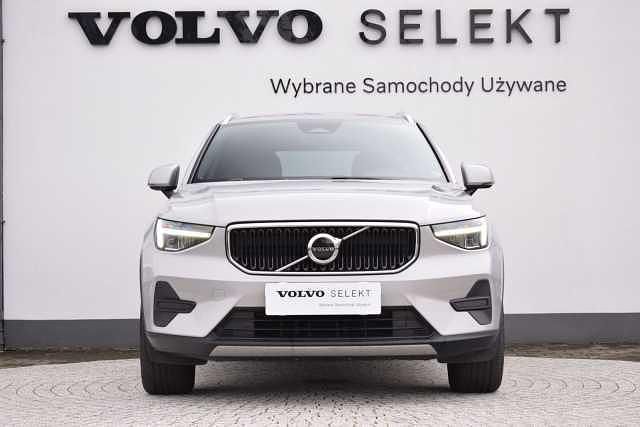 Używany Volvo XC40 163 KM (119 kW) 2024 Srebrny SUV