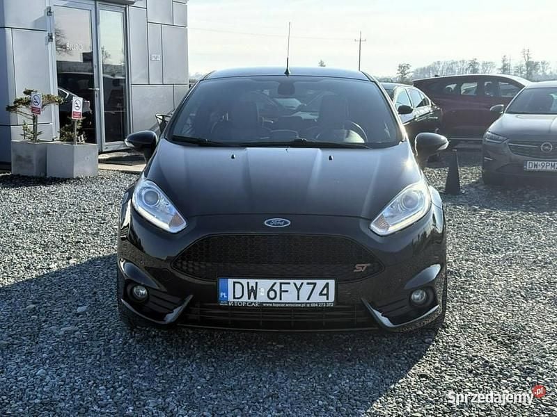 Czarny Używany 2015 Ford Fiesta ST Hatchback | 35 900 zł (Dobra cena) - Obraz 1/4