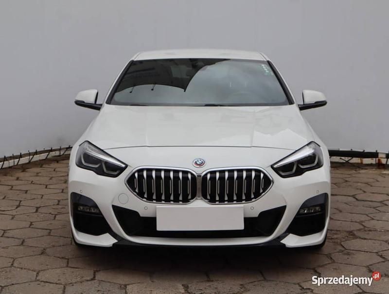 Biały Używany 2022 BMW 218 Coupe | 111 999 zł (Uczciwa cena) - Obraz 1/4