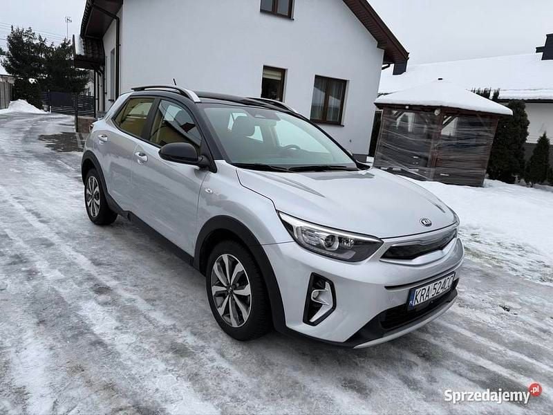 Srebrny Używany 2021 Kia Stonic SUV | 59 900 zł (Uczciwa cena) - Obraz 1/4