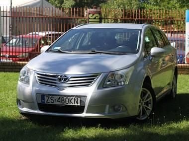 Srebrny Używany 2010 Toyota Avensis Kombi | 27 499 zł (Uczciwa cena) - Obraz 1/4