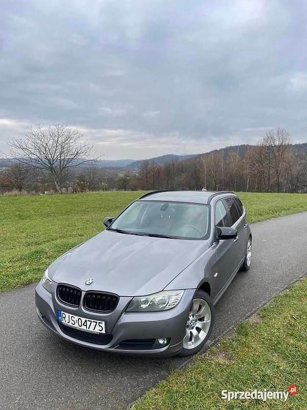 Szary Używany 2010 BMW 320 | 25 800 zł (Uczciwa cena) - Obraz 1/4