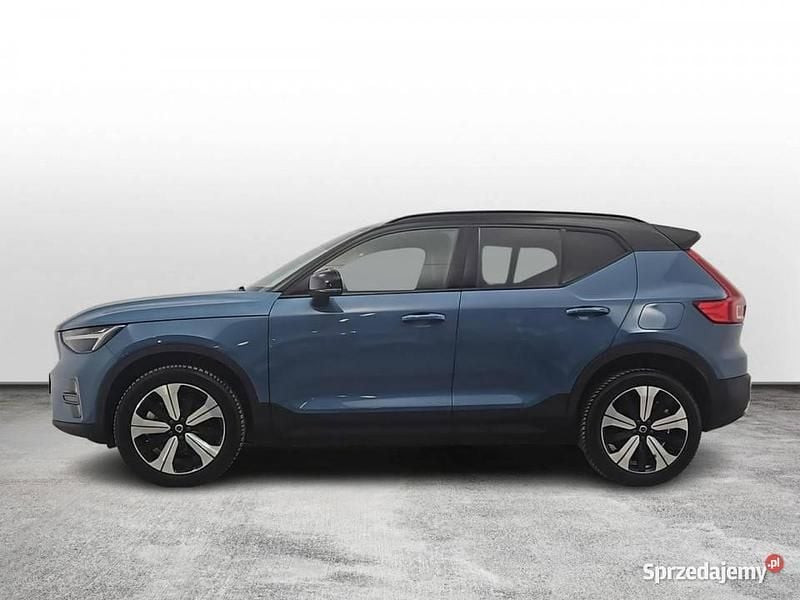 Niebieski Używany 2023 Volvo XC40 Plus SUV | 165 900 zł (Dość drogi) - Obraz 1/4