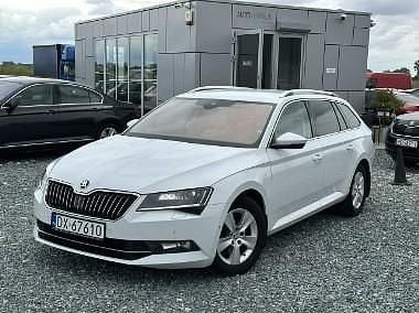 Biały Używany 2015 Skoda Superb LAURIN & KLEMENT Kombi | 64 900 zł (Uczciwa cena) - Obraz 1/4