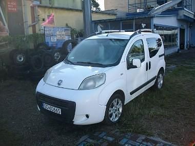 Biały Używany 2009 Fiat Fiorino Trekking Van | 8900 zł (Drogi) - Obraz 1/4