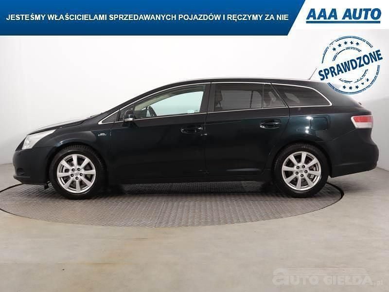 Używany Toyota Avensis 2011 Błękitny