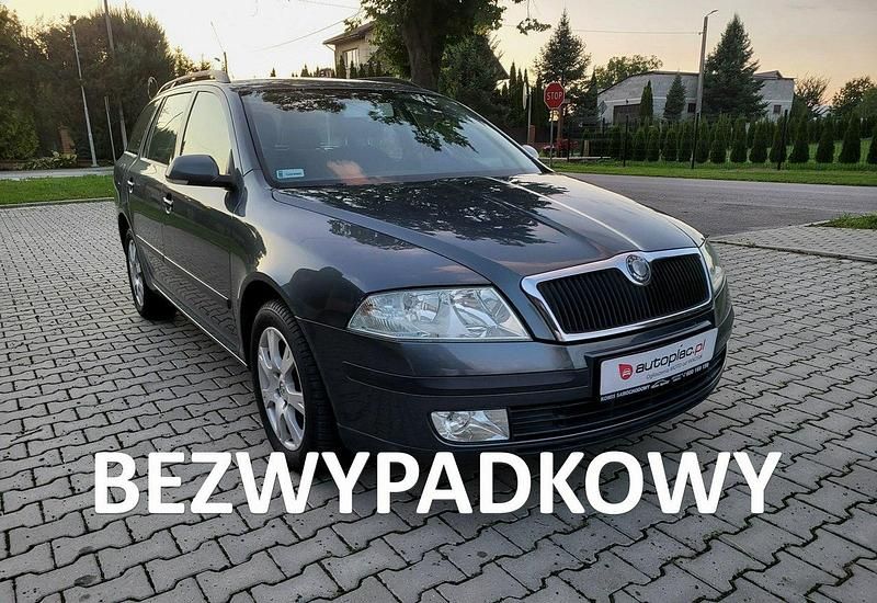 Zielony ciemny (metalik) Używany 2005 Skoda Octavia Kombi | 8500 zł (Dobra cena) - Obraz 1/4