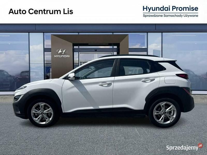 Biały Używany 2021 Hyundai Kona Comfort SUV | 77 900 zł (Dobra cena) - Obraz 1/4