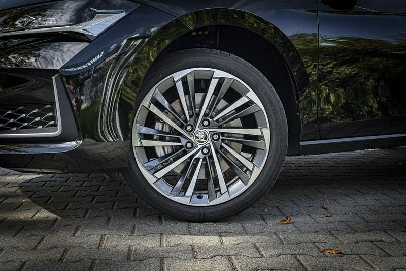 Nowe Skoda Superb LAURIN & KLEMENT 2025 Czarny Sedan/Limuzyna