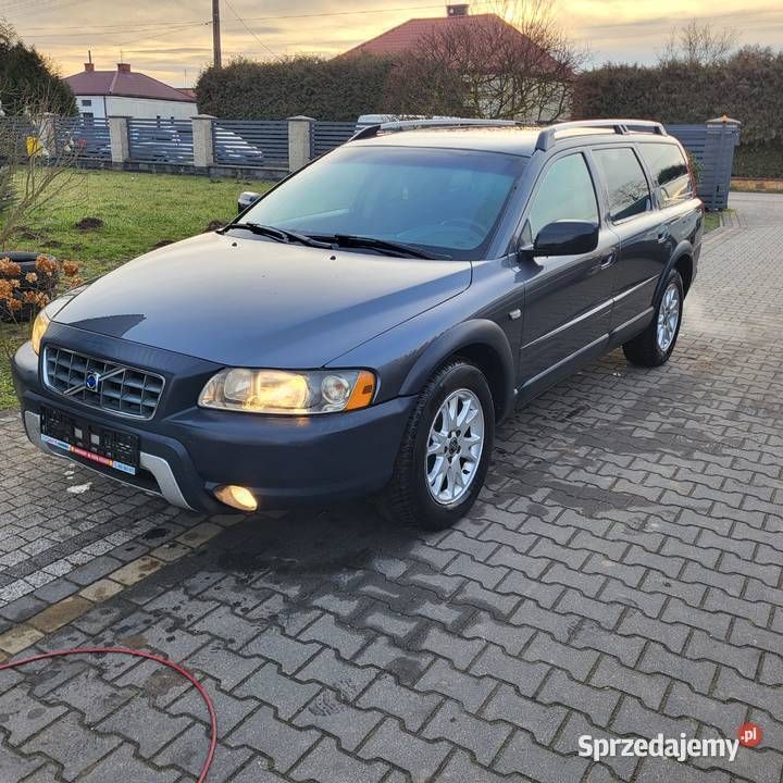 Grafitowy Używany 2005 Volvo XC70 Momentum SUV | 18 900 zł - Obraz 1/4