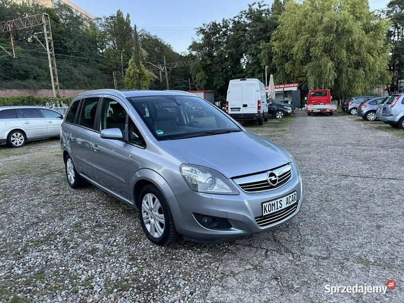 Szary Używany 2009 Opel Zafira Minivan | 15 900 zł (Uczciwa cena) - Obraz 1/4