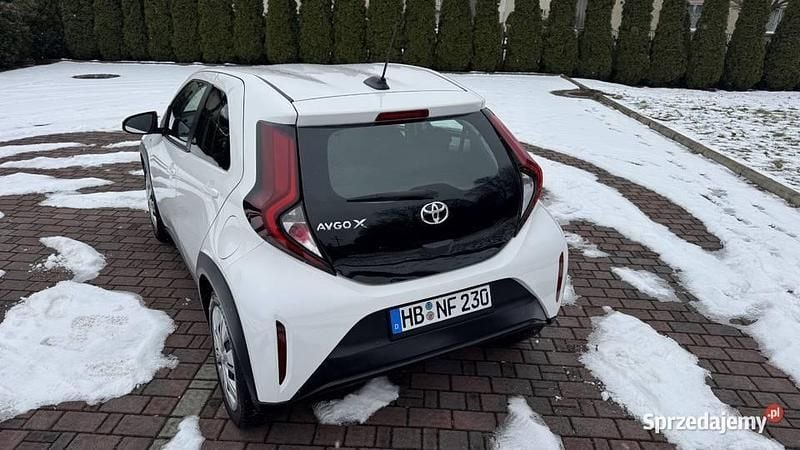 Używany Toyota Aygo X 72 KM (52 kW) 2023 Biały SUV