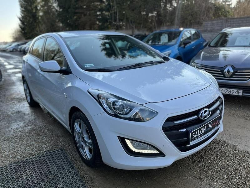 Używany Hyundai i30 90 KM (66 kW) 2016 Biały Hatchback