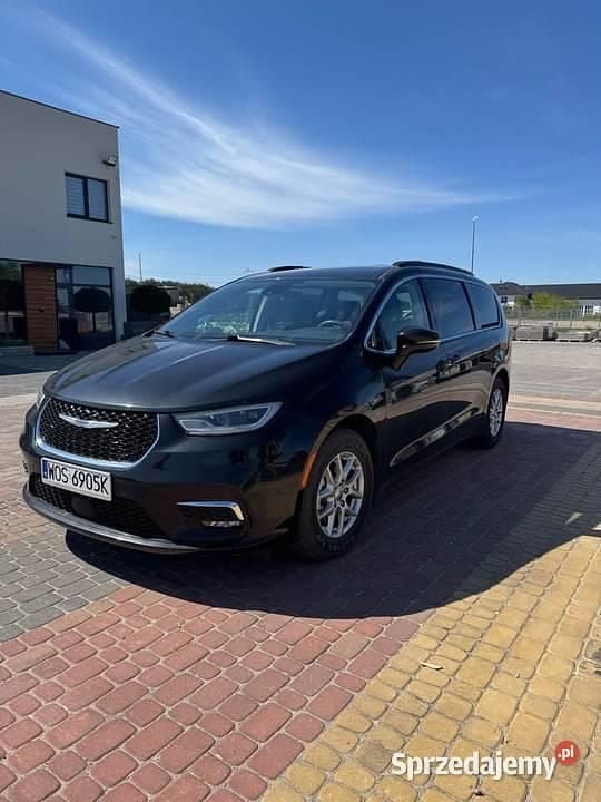 Czarny Używany 2022 Chrysler Pacifica SUV | 142 000 zł - Obraz 1/4