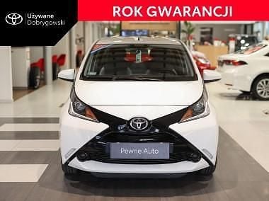 Biały Używany 2017 Toyota Aygo X-play Hatchback | 38 850 zł (Uczciwa cena) - Obraz 1/4