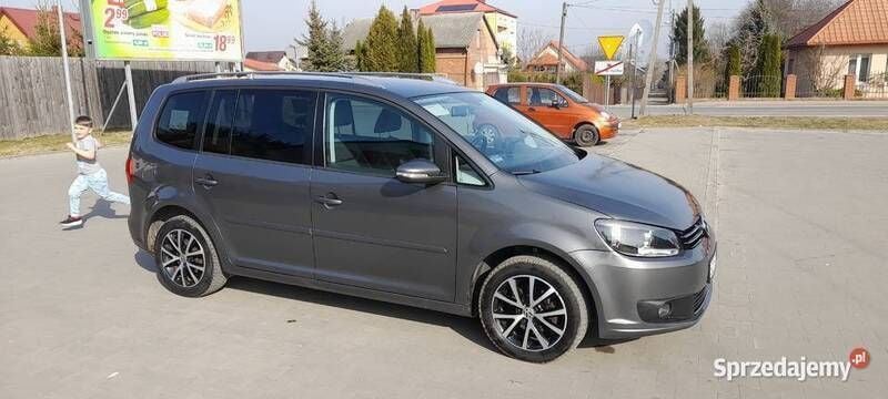 Używany VW Touran 105 KM (77 kW) 2011 Grafitowy Minivan