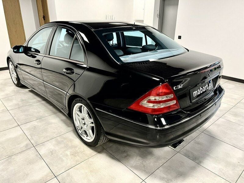 Używany Mercedes C32 AMG AMG 354 KM (260 kW) 2001 Czarny (metalik) Sedan/Limuzyna