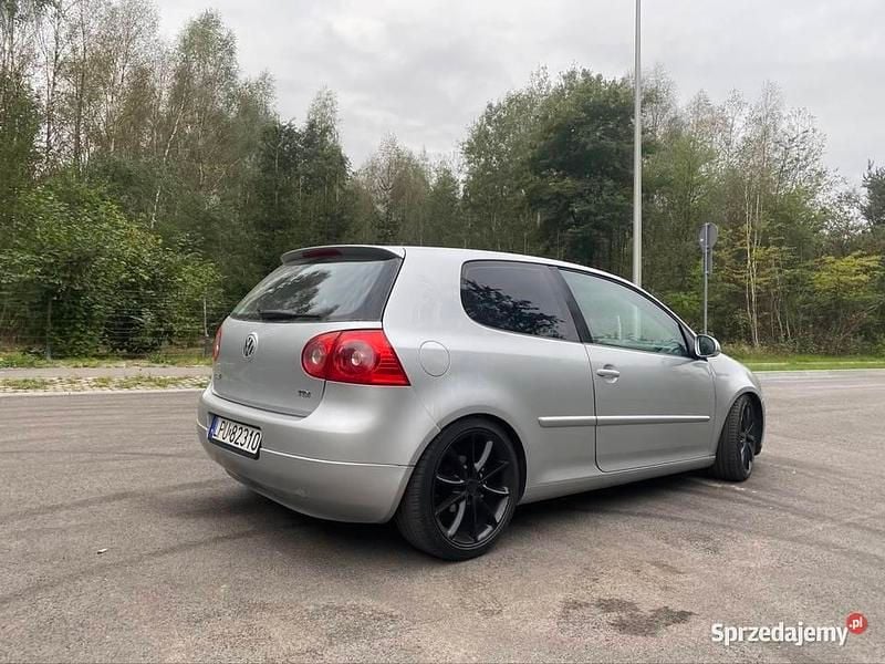 Srebrny Używany 2004 VW Golf V GT Hatchback | 6100 zł (Uczciwa cena) - Obraz 1/4