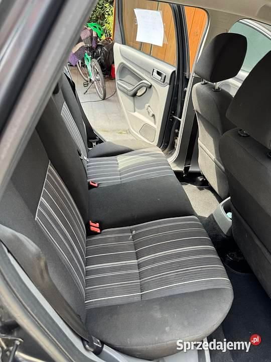 Używany Ford Focus 2011 Szary Kombi