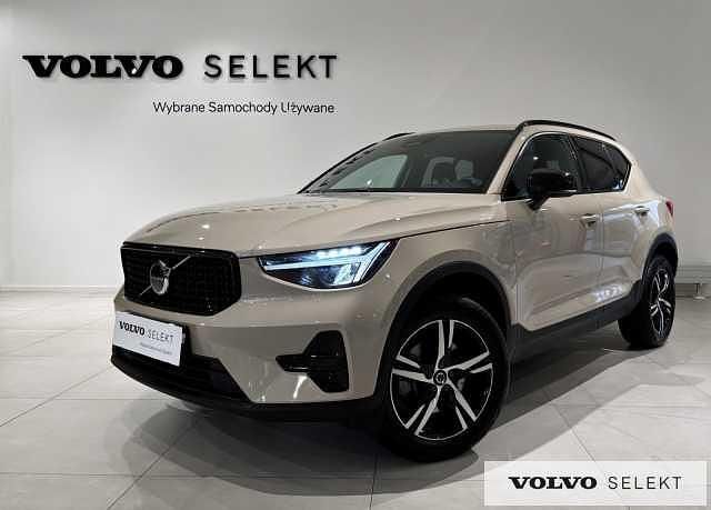 Beżowy Używany 2025 Volvo XC40 SUV | 189 900 zł (Drogi) - Obraz 1/3