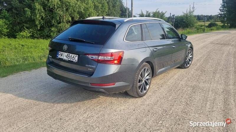 Grafitowy Używany 2016 Skoda Superb LAURIN & KLEMENT Kombi | 64 500 zł (Uczciwa cena) - Obraz 1/4