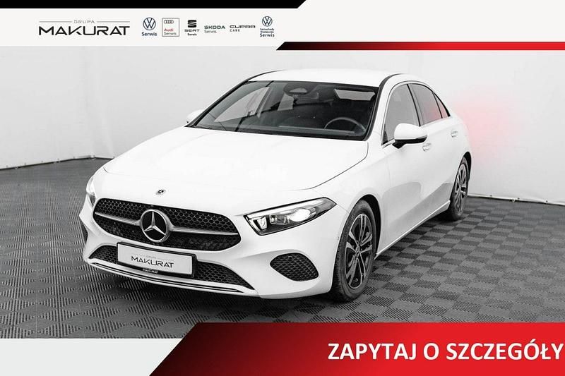 Biały (metalik) Używany 2023 Mercedes A200 Sedan/Limuzyna | 133 850 zł (Uczciwa cena) - Obraz 1/4