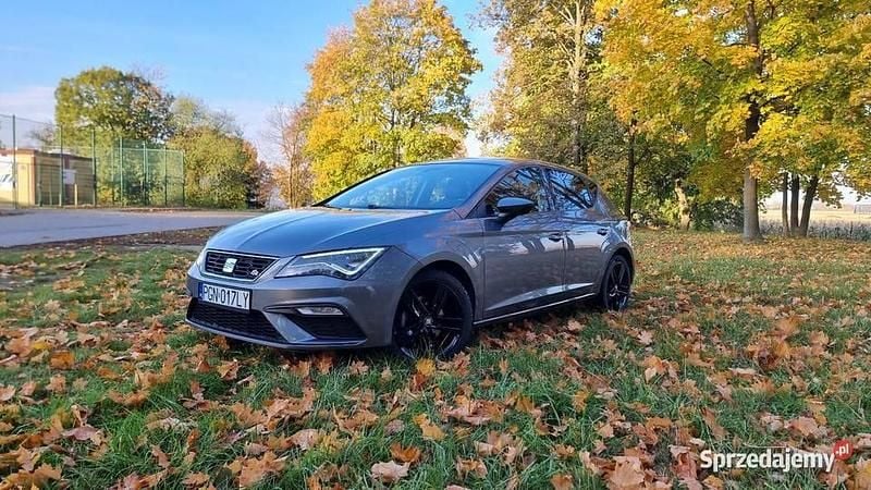 Szary Używany 2017 Seat Leon Hatchback | 52 900 zł (Uczciwa cena) - Obraz 1/4