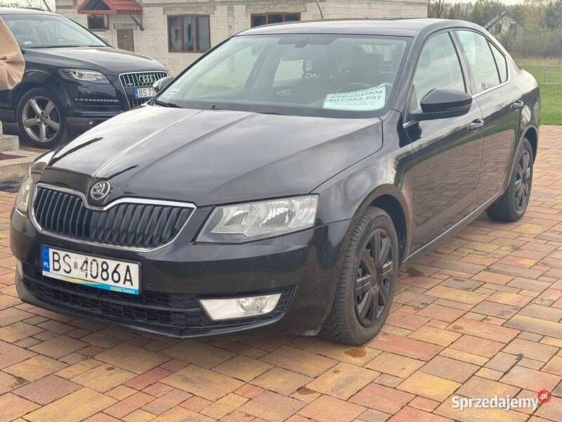 Czarny Używany 2013 Skoda Octavia Ambition Hatchback | 32 000 zł (Drogi) - Obraz 1/4