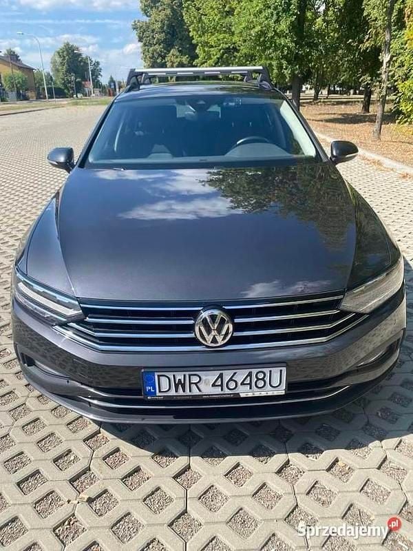 Grafitowy Używany 2019 VW Passat Kombi | 68 000 zł (Dobra cena) - Obraz 1/4
