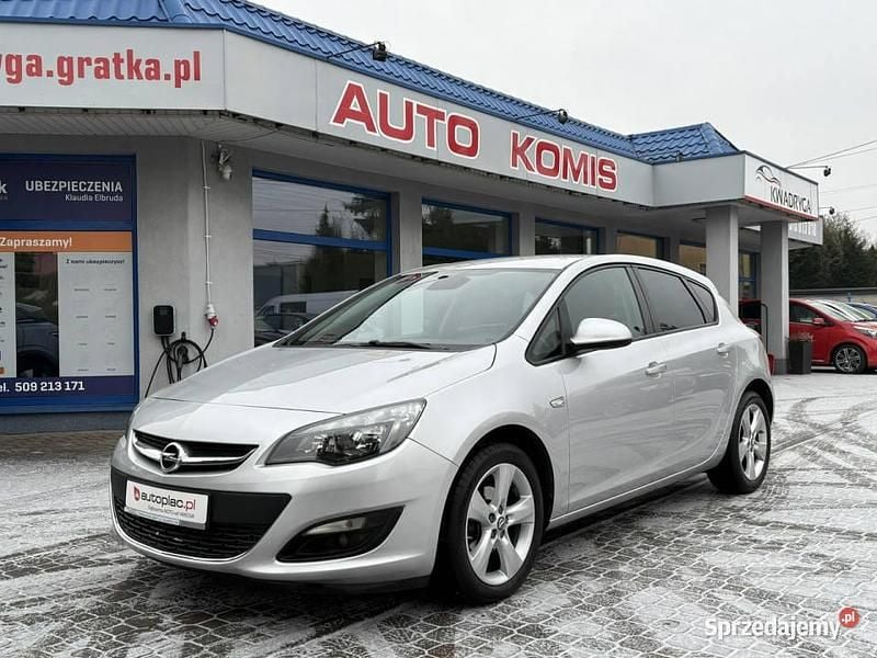 Używany Opel Astra 120 KM (88 kW) 2015 Srebrny (metalik) Hatchback